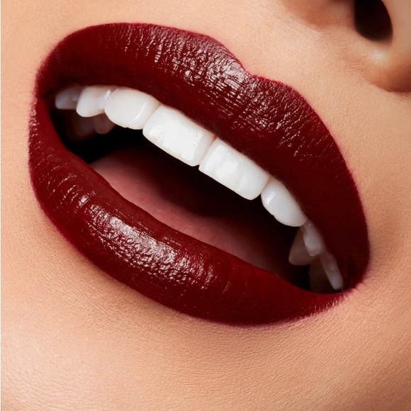 NEW! M•A•C LOVE ME LIQUID LIPCOLOUR - Picture 2 of 10